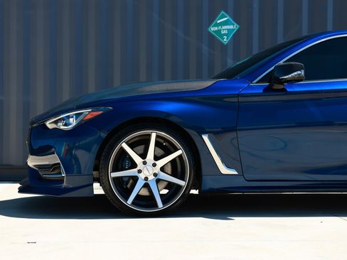 Used 2017 INFINITI Q60 3.0t w/ Premium Plus Package 3.0T image 28