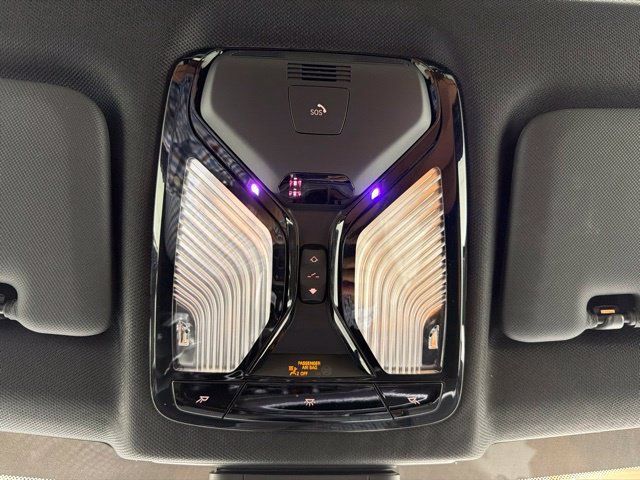 Used 2022 BMW X5 xDrive40i w/ Premium Package AWD/4WD image 28