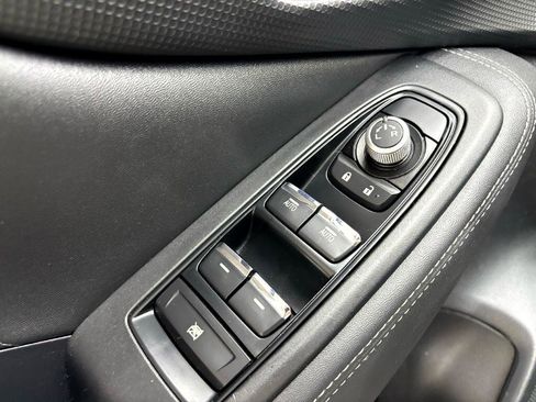 Used 2021 Subaru Forester Limited image 15