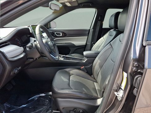 Certified 2023 Jeep Compass Limited AWD/4WD image 11