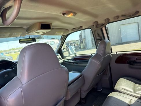 Used 2007 Ford F350 Lariat AWD/4WD image 8