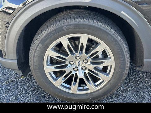 Used 2025 Ford Explorer Active w/ Active Comfort Package image 11