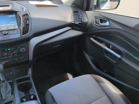 Used 2017 Ford Escape SE w/ Equipment Group 201A FWD image 17