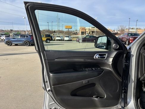 Used 2018 Jeep Grand Cherokee Limited w/ Luxury Group II image 10