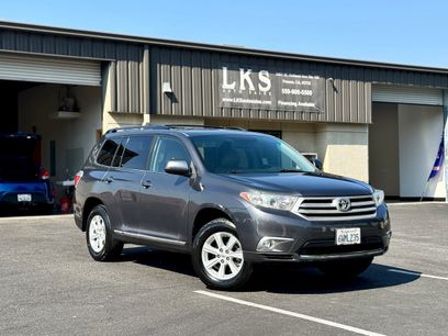 Used 2012 Toyota Highlander SE w/ Tow Pkg