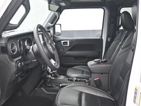 Used 2023 Jeep Wrangler Unlimited Sahara w/ Cold Weather Group AWD/4WD image 6