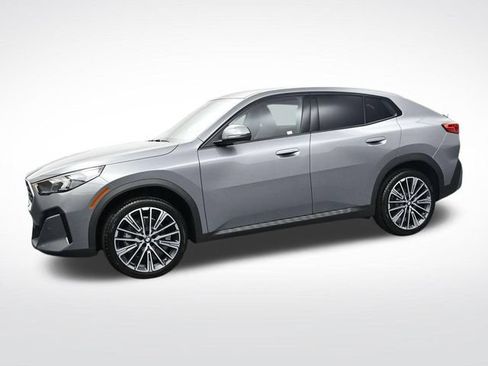 New 2026 BMW X2 xDrive28i w/ Technology Package AWD/4WD image 8