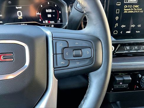 Used 2025 GMC Sierra 2500 SLT w/ SLT Premium Package image 25