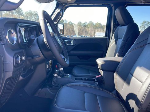 New 2026 Jeep Gladiator Sport AWD/4WD image 13