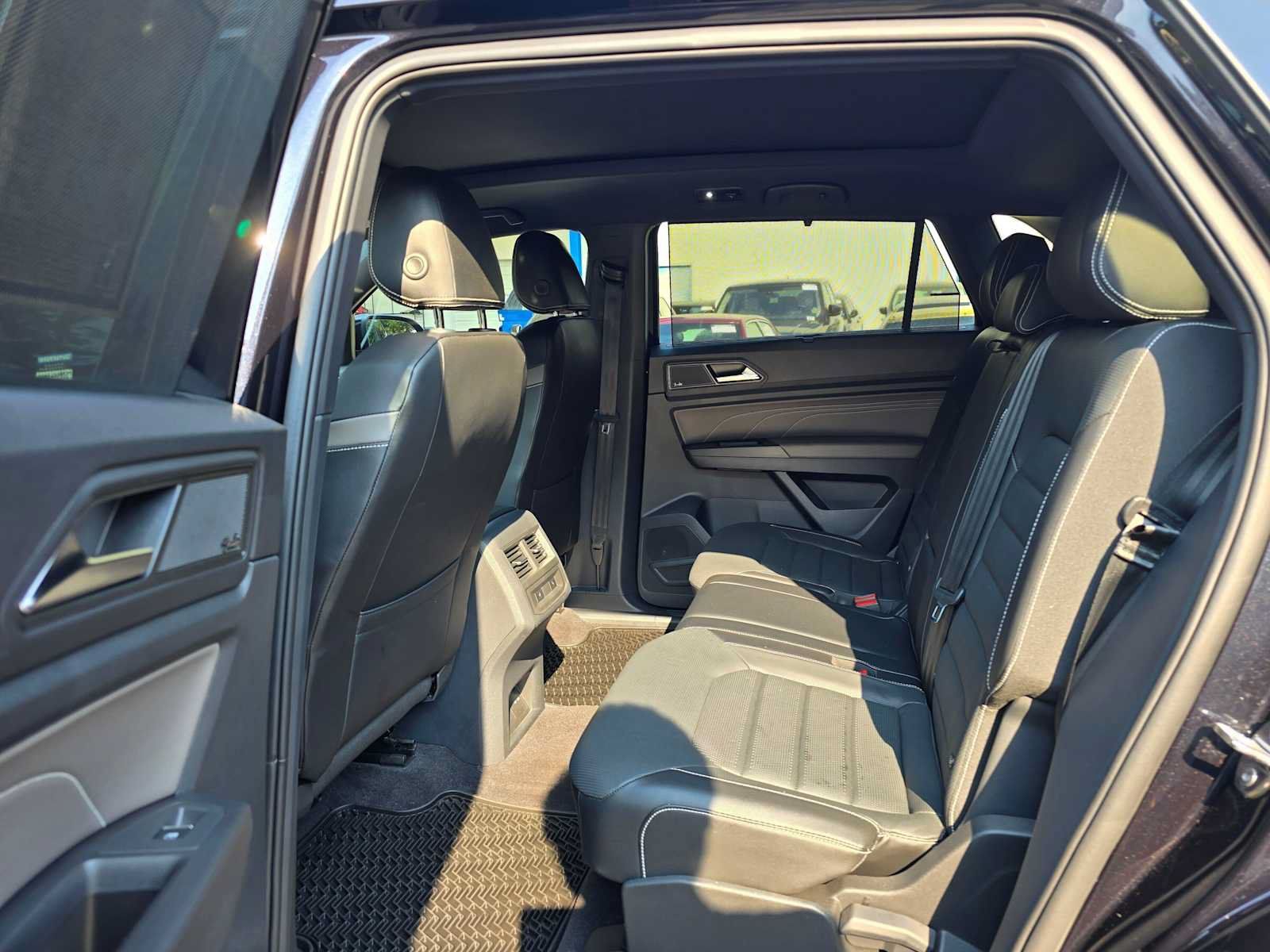 Used 2023 Volkswagen Atlas Cross Sport SEL Premium R-Line AWD/4WD image 16