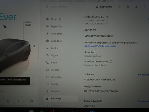 Used 2022 Tesla Model Y Long Range image 28