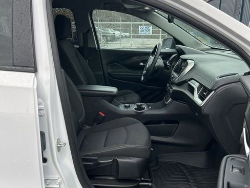 Used 2022 GMC Terrain SLE w/ Driver Convenience Package image 12