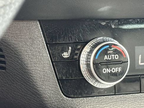 Used 2023 Mitsubishi Outlander SEL AWD/4WD image 21
