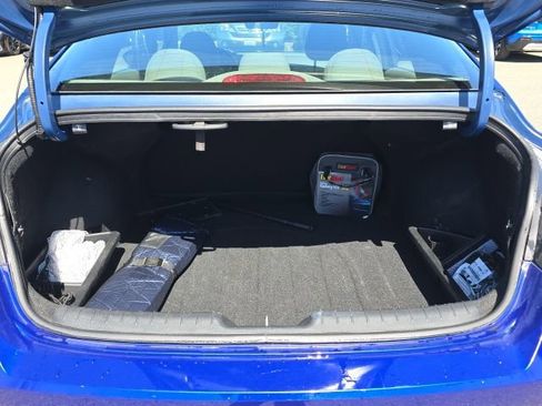 Used 2023 Hyundai Elantra SE w/ Preferred Accessory Package FWD image 11