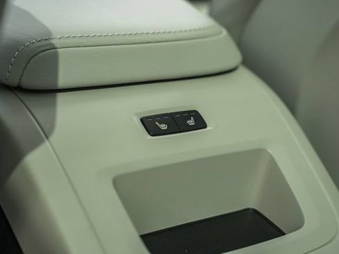 Certified 2025 Volvo XC60 T8 Ultra w/ Protection Package Premier AWD/4WD image 33