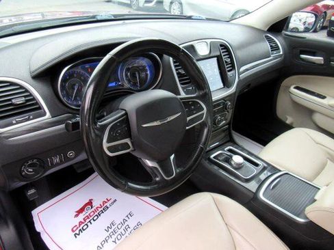 Used 2019 Chrysler 300 Touring L w/ Quick Order Package 22F image 15