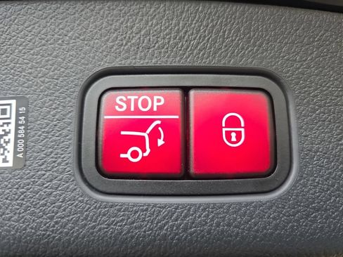Used 2026 Mercedes-Benz GLC 300 image 16