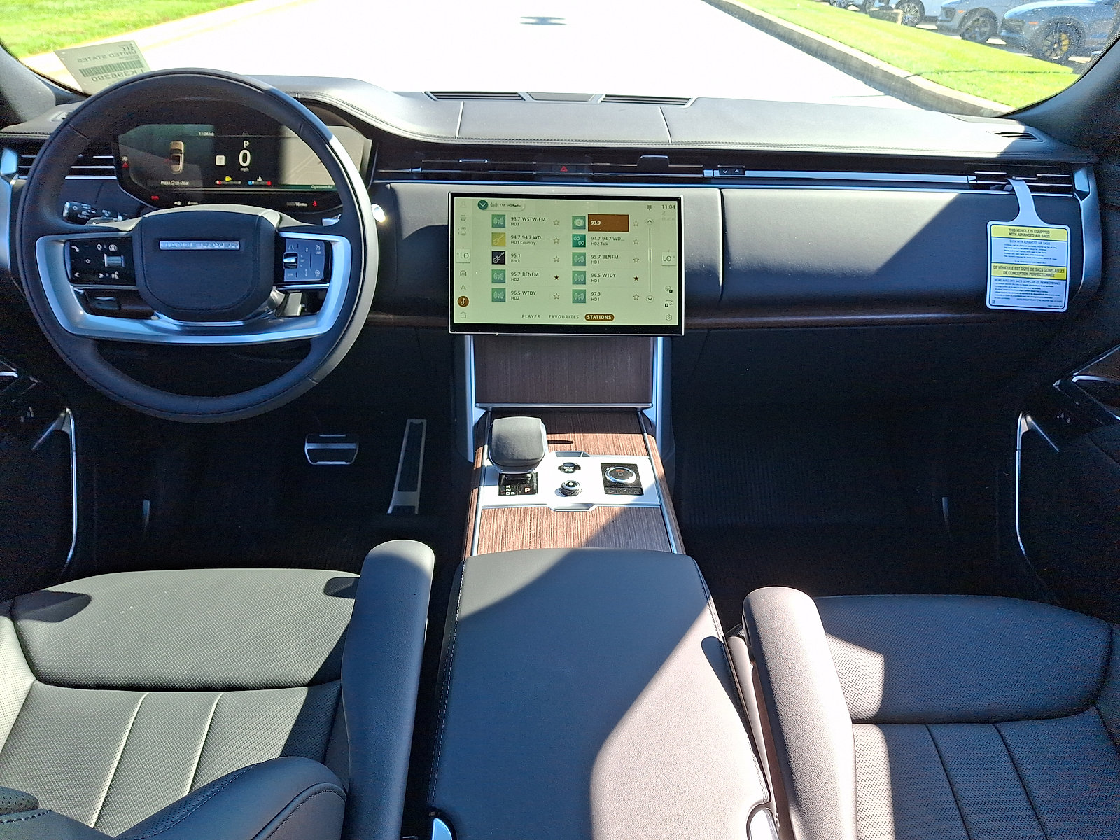 New 2027 Land Rover Range Rover Long Wheelbase SE AWD/4WD image 3