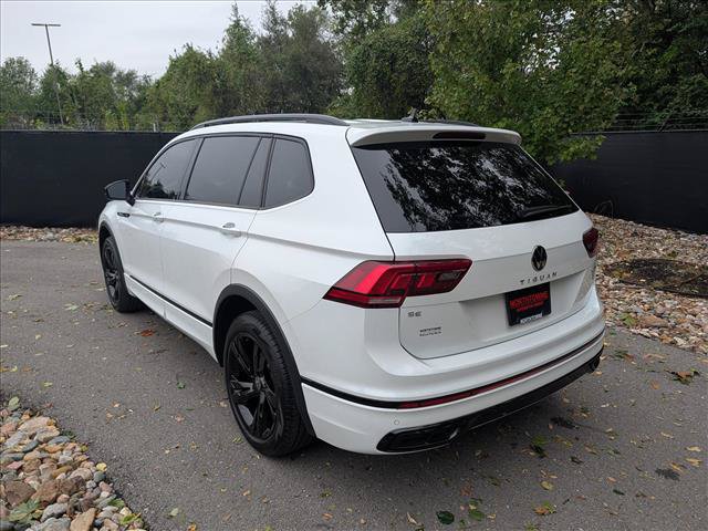 Used 2024 Volkswagen Tiguan SE R-Line AWD/4WD image 3