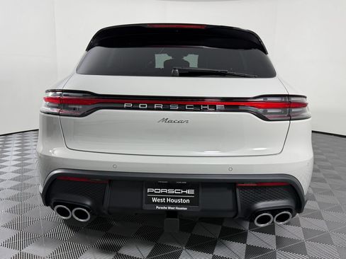 Certified 2026 Porsche Macan AWD/4WD image 10