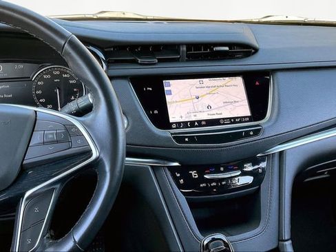 Used 2024 Cadillac XT5 Premium Luxury image 9