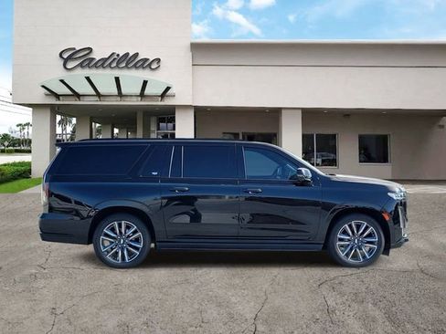 Used 2023 Cadillac Escalade ESV Sport Platinum AWD/4WD image 6