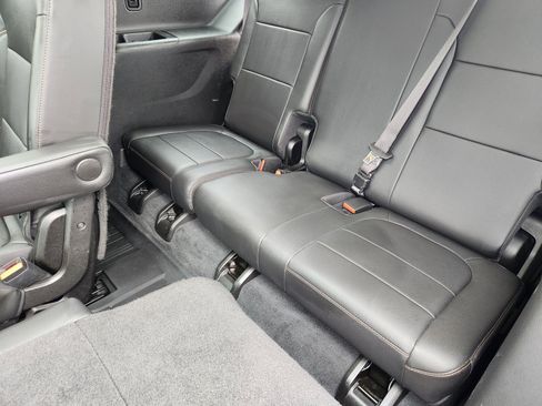 Used 2021 Chevrolet Traverse Premier w/ Redline Edition FWD image 14