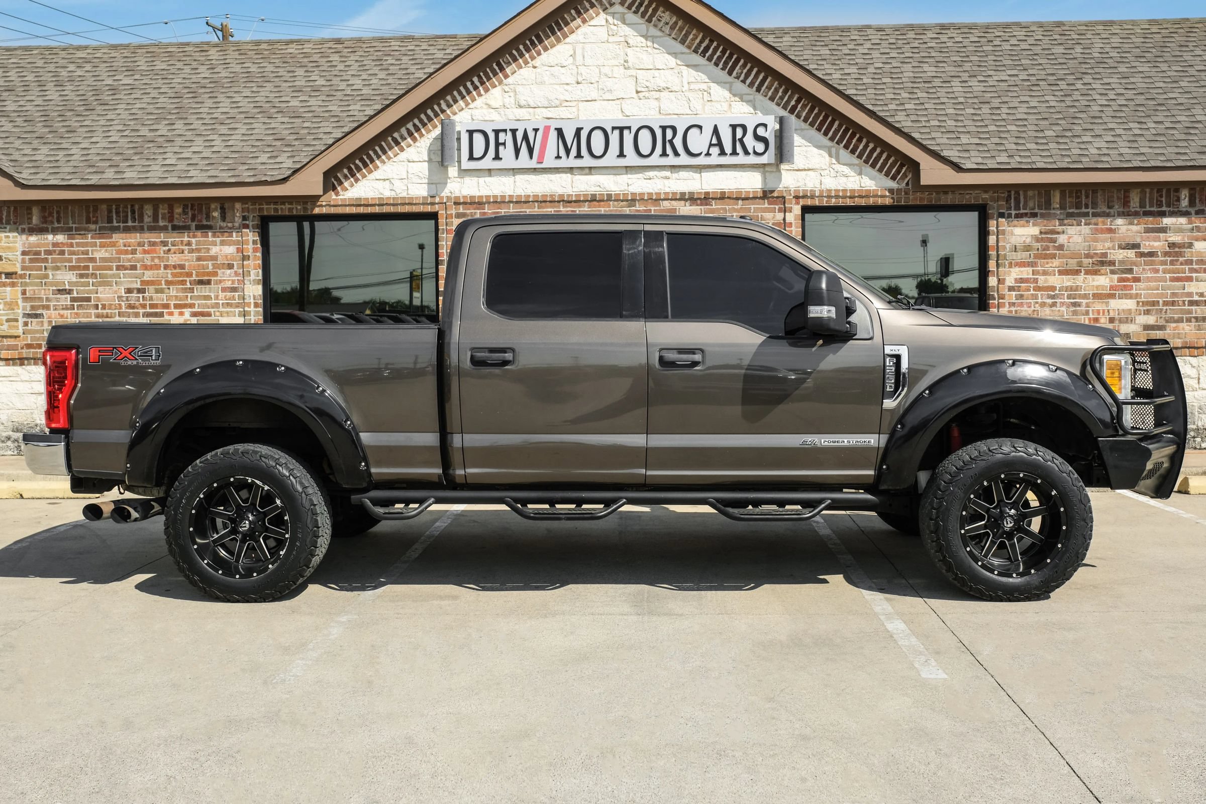 Used 2017 Ford F250 XLT w/ XLT Value Package AWD/4WD image 6