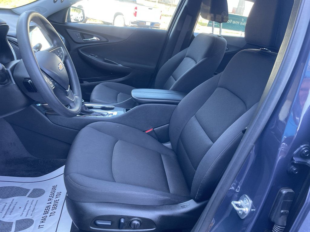 Certified 2025 Chevrolet Malibu LT FWD image 11