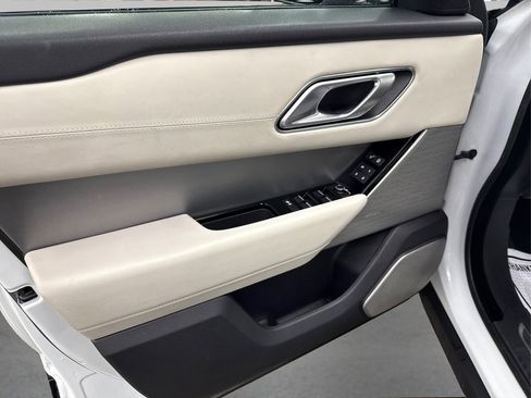 Used 2019 Land Rover Range Rover Velar R-Dynamic SE image 24