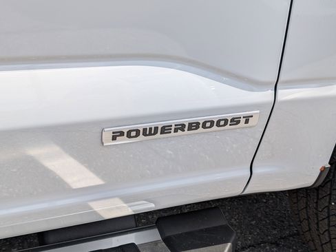 New 2025 Ford F150 Lariat w/ Equipment Group 502A High image 5