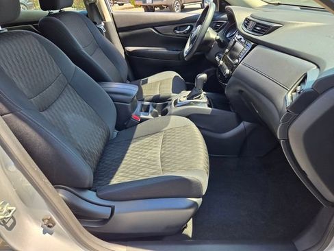 Used 2018 Nissan Rogue S FWD image 15