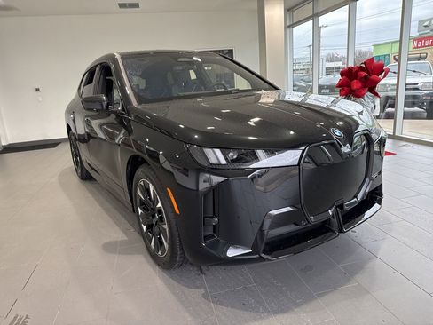 New 2026 BMW iX xDrive45 w/ M Sport Package image 2