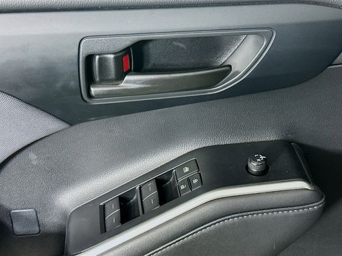 Used 2024 Toyota Highlander LE image 15