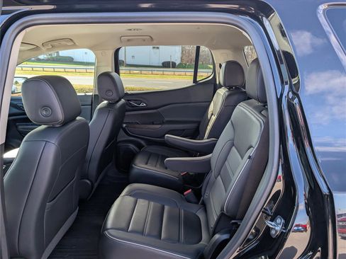 Used 2023 GMC Acadia Denali w/ Denali Technology Package image 15