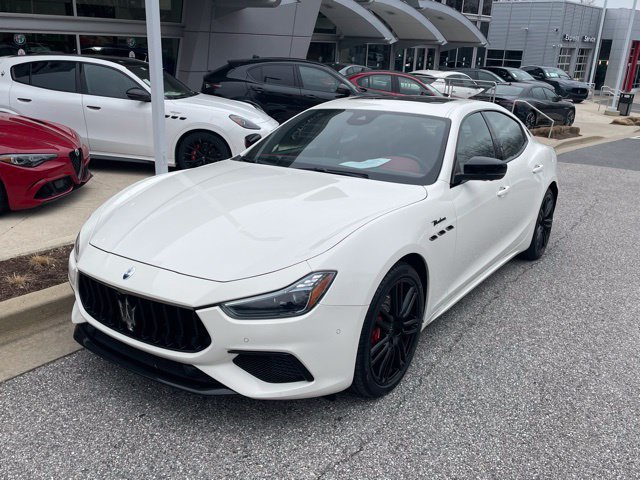 Used 2023 Maserati Ghibli Modena Q4 AWD/4WD image 2