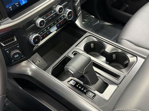 Used 2025 Ford F150 Lariat image 24