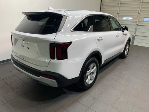 New 2026 Kia Sorento LX FWD image 3