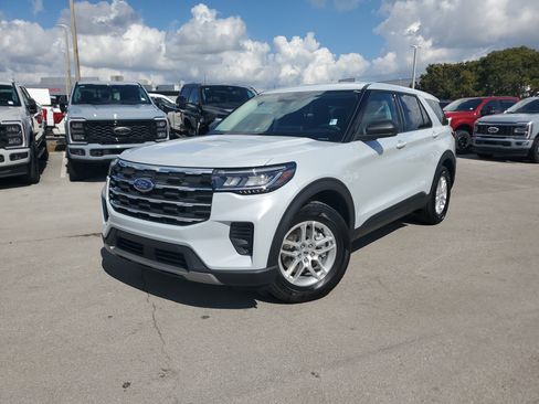 Used 2026 Ford Explorer Active image 1