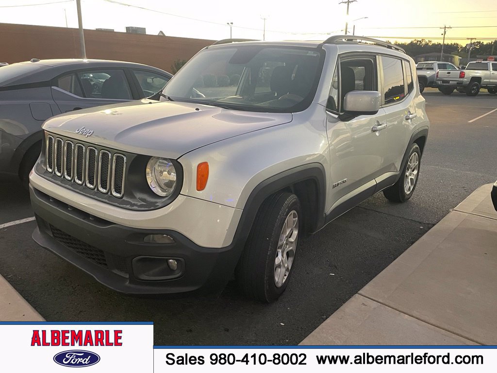 Used 2017 Jeep Renegade Latitude w/ Popular Equipment Group FWD image 1