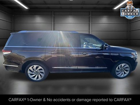 Used 2023 Lincoln Navigator L Reserve image 3