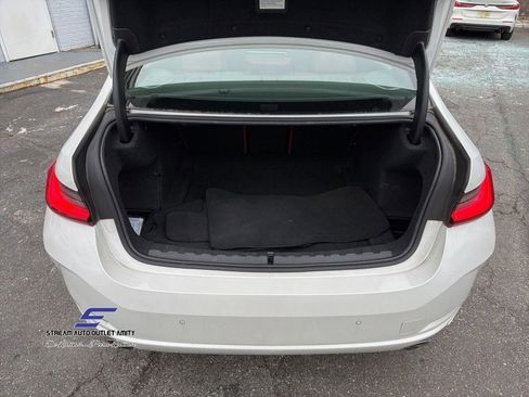 Used 2023 BMW 330i xDrive 330i xDrive w/ Premium Package image 19