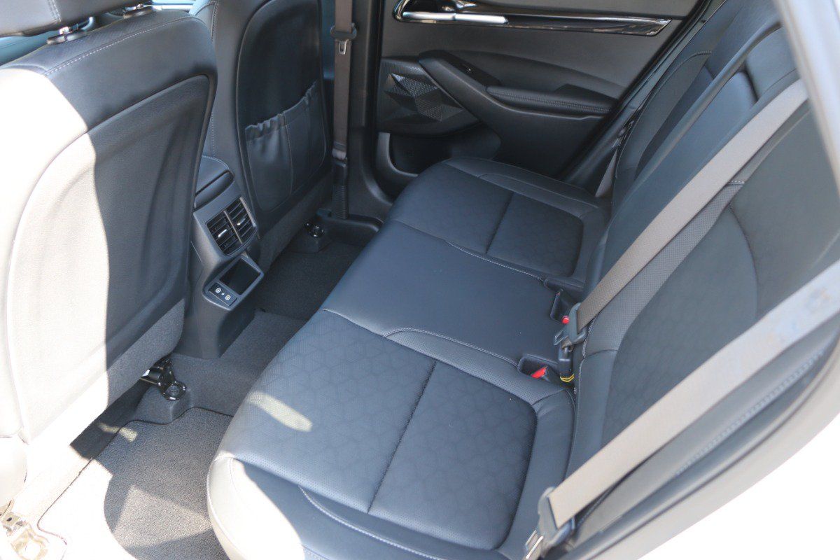 Used 2025 Kia Seltos EX AWD/4WD image 29