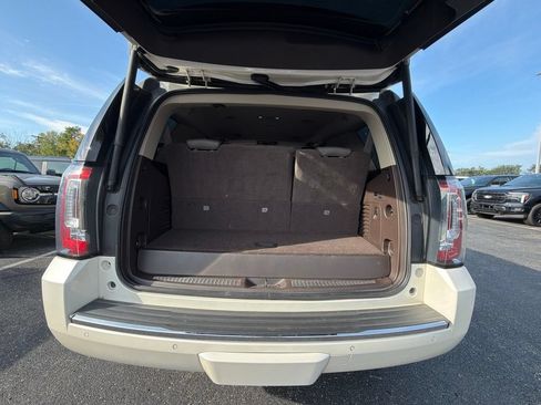 Used 2015 GMC Yukon Denali w/ Touring Package AWD/4WD image 19