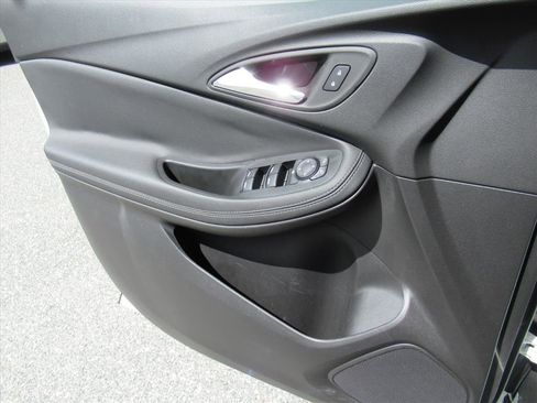 Used 2022 Buick Encore GX Select w/ Safety Package II image 24