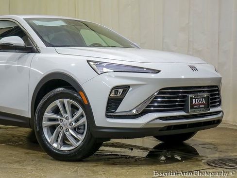 New 2026 Buick Envista Preferred image 2