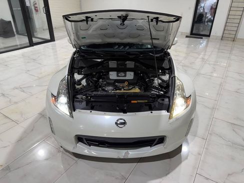 Used 2013 Nissan 370Z Touring w/ Sport Pkg RWD image 4