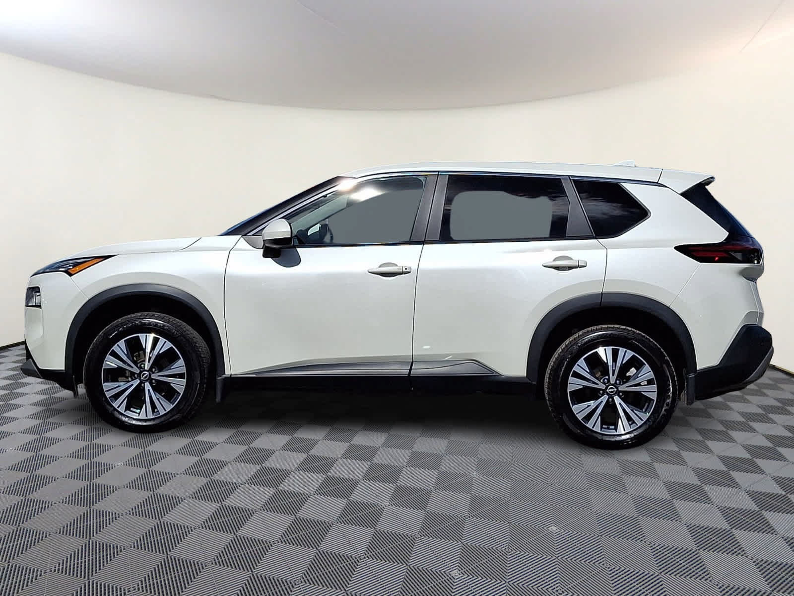 Used 2023 Nissan Rogue SV AWD/4WD image 8