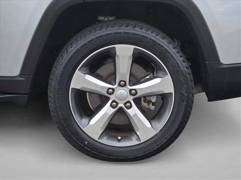 Used 2021 Jeep Grand Cherokee L Limited RWD image 24