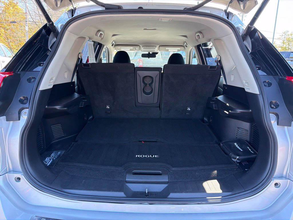 Used 2020 Nissan Rogue SV AWD/4WD image 30